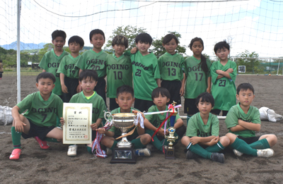 2年生の部優勝 荻野サッカー少年団